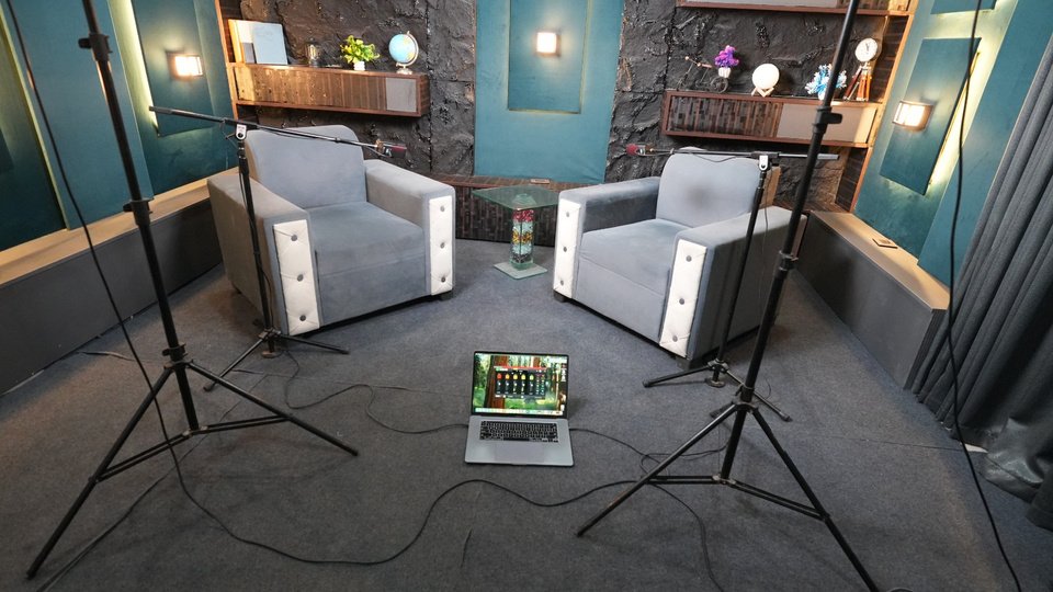 Studio 4 — Wide angle with monitor